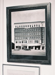 R1-05126-035A